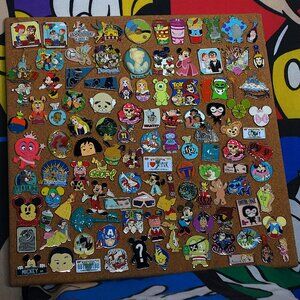 Disney Pin Mystery 10 Pack
